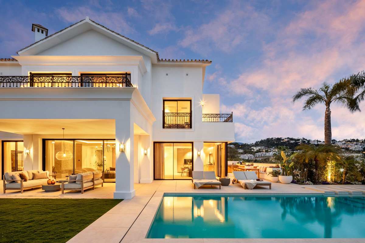 R5034784 Los Arqueros Benahavis villa 5 Bedrooms