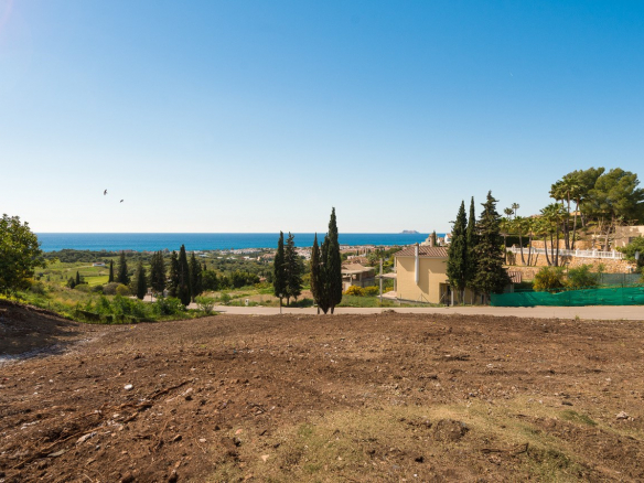 El Paraiso Alto Benahavis plot  Bedrooms