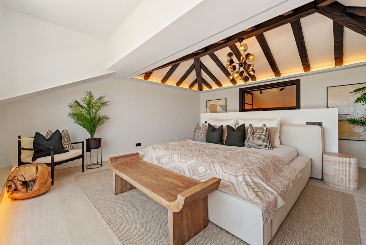 Nueva Andalucia Marbella villa 6 Bedrooms