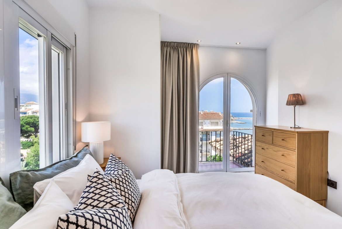 Puerto Banus Marbella penthouse 3 Bedrooms