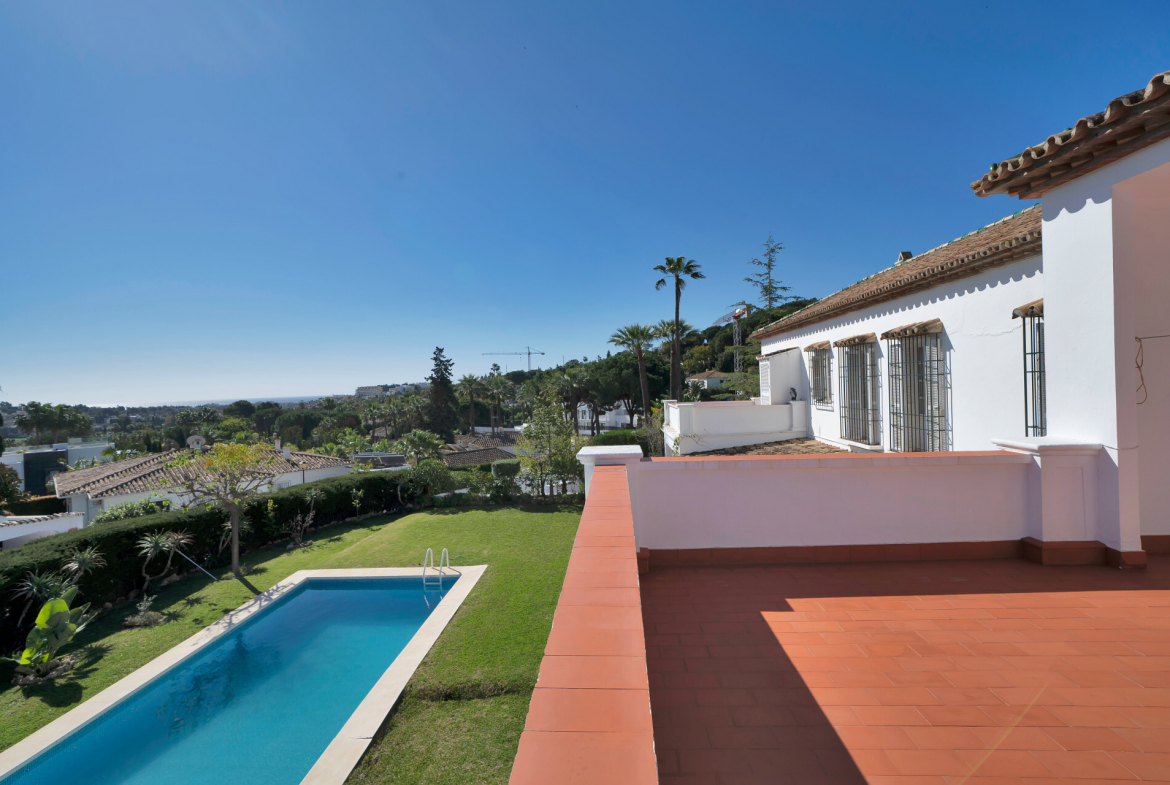 Nueva Andalucia Marbella villa 6 Bedrooms