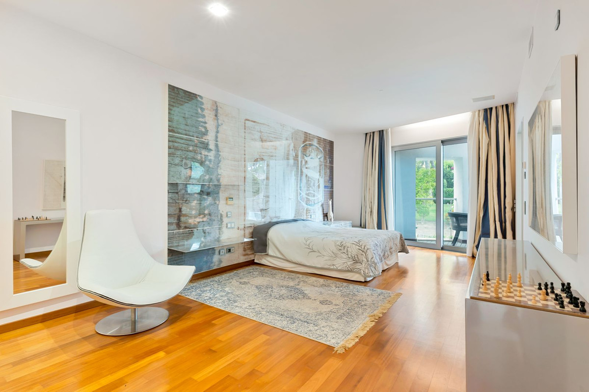 luxo-estate-19 Sierra Blanca Marbella townhouse 4 Bedrooms