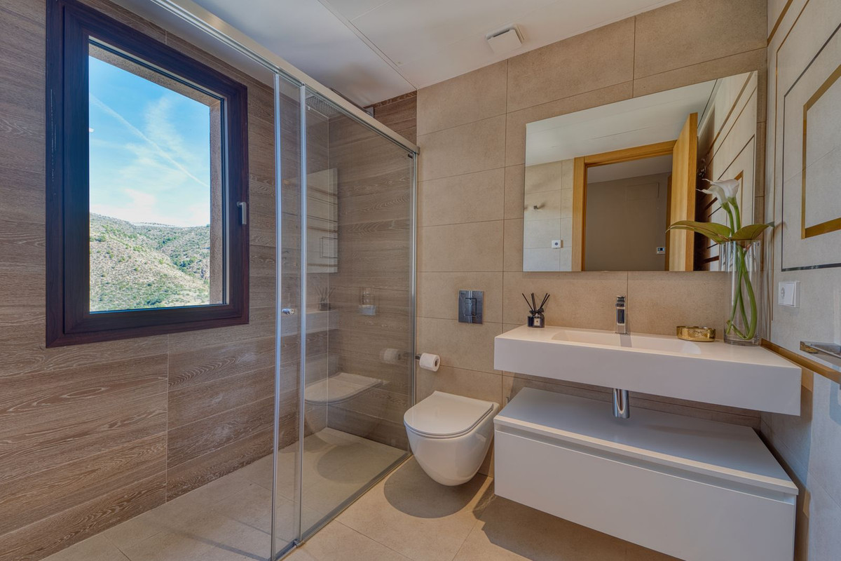 Benahavis apartment 4 Bedrooms