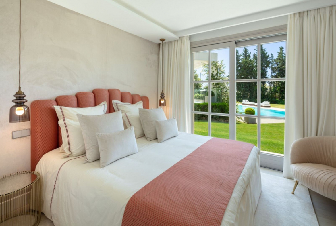 Nueva Andalucia Marbella villa 6 Bedrooms