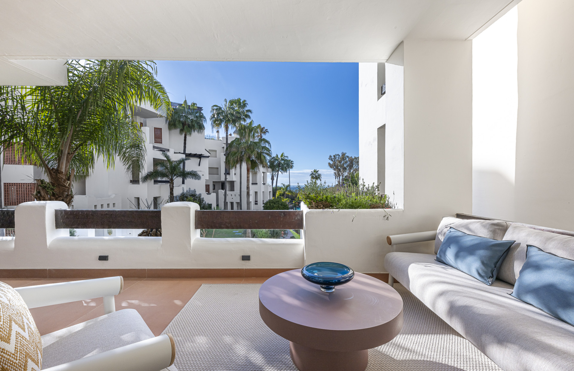 luxo-estate-19 Estepona apartment 3 Bedrooms