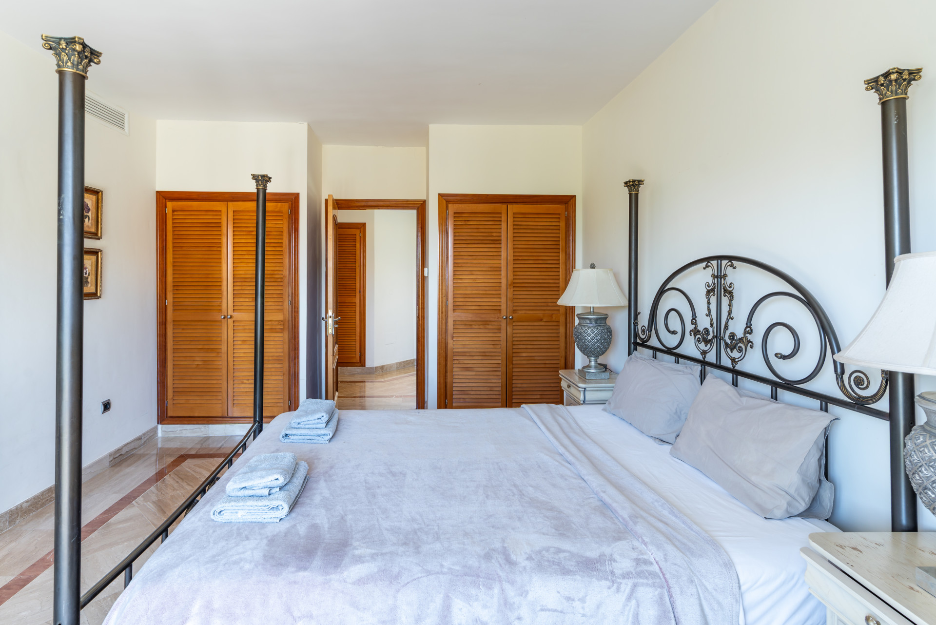 Los Almendros Benahavis villa 5 Bedrooms