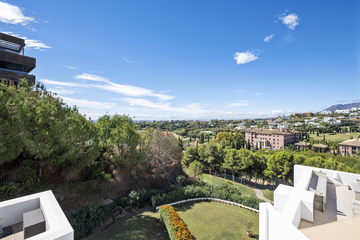 luxo-estate-19 Los Flamingos Benahavis penthouse 3 Bedrooms