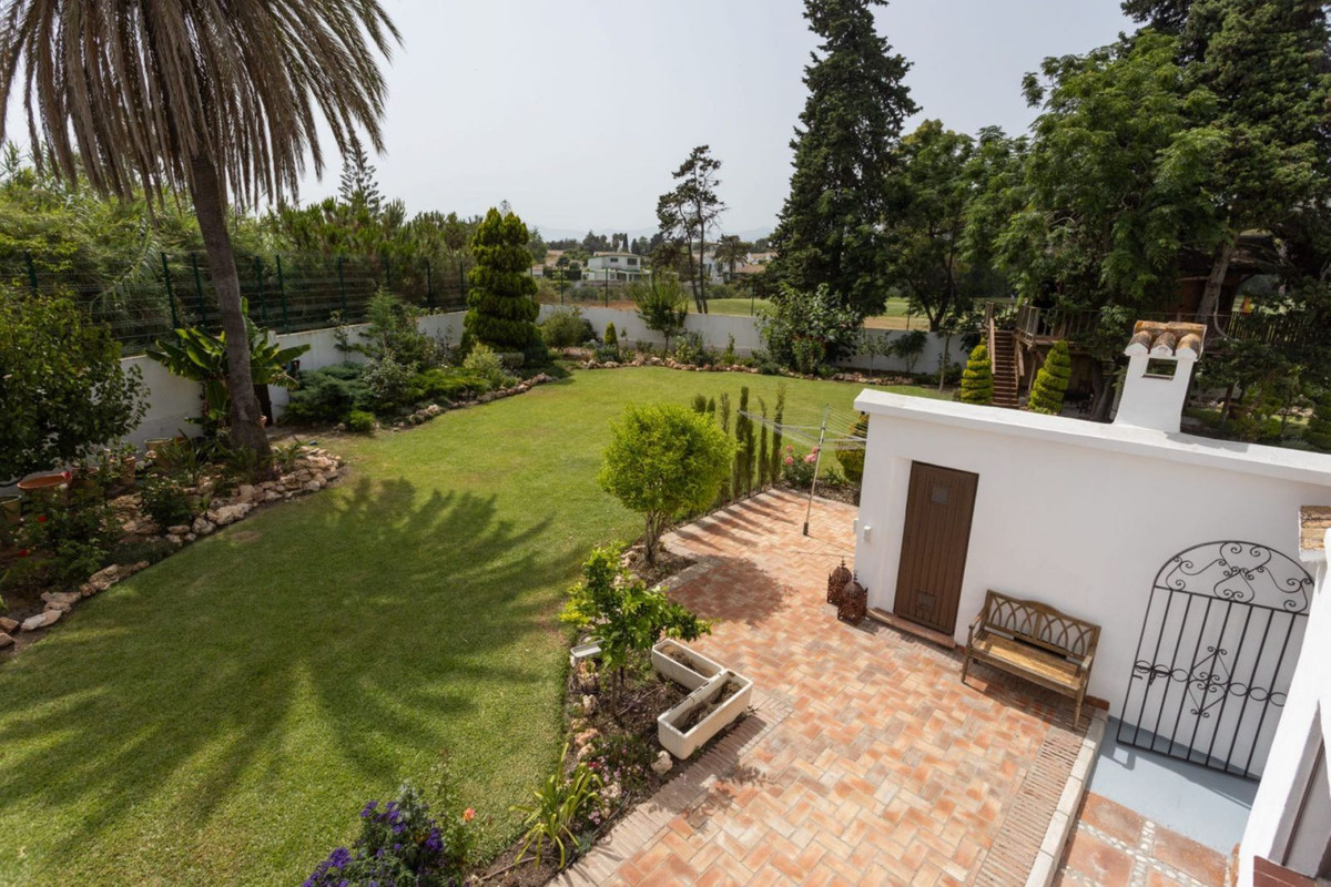Guadalmina Baja San Pedro Alcantara villa 4 Bedrooms