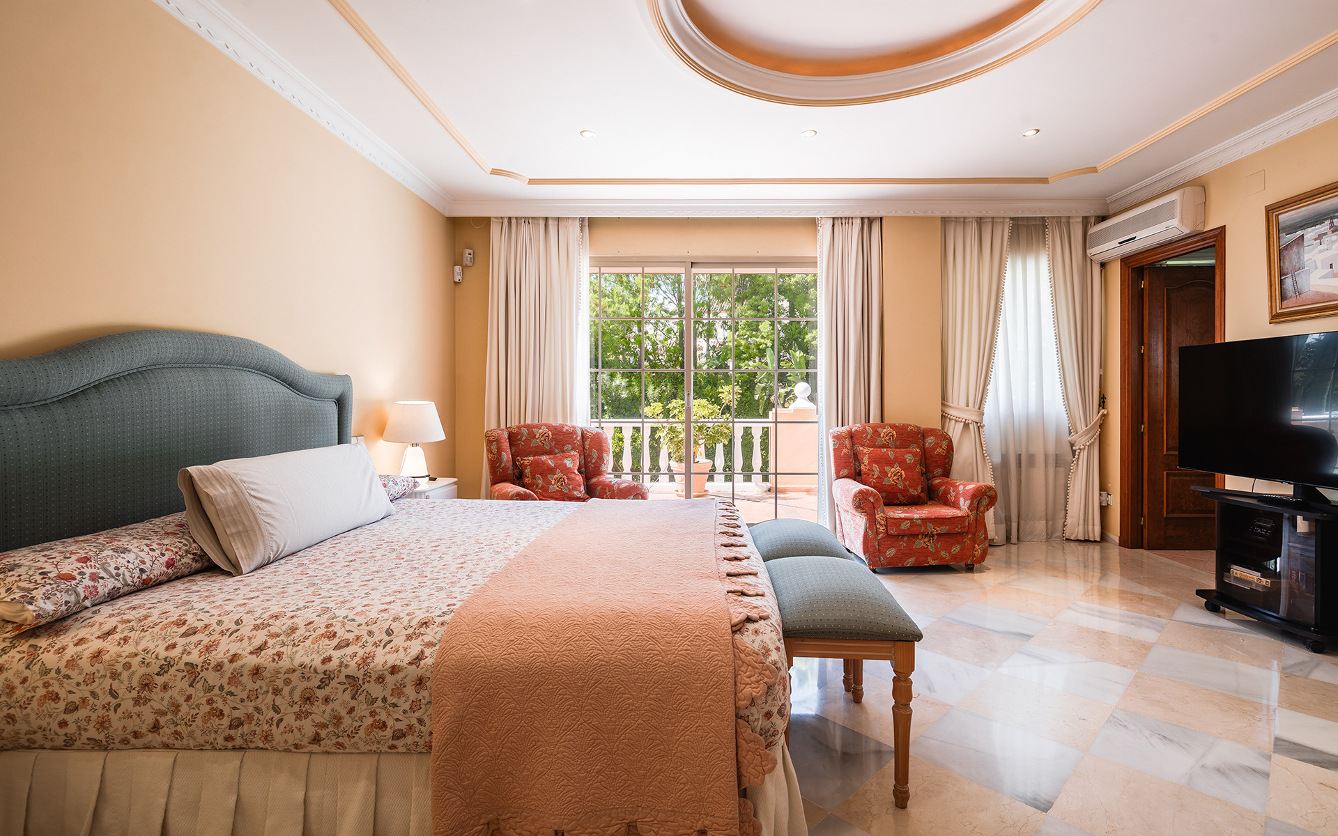Nueva Andalucia Marbella villa 5 Bedrooms