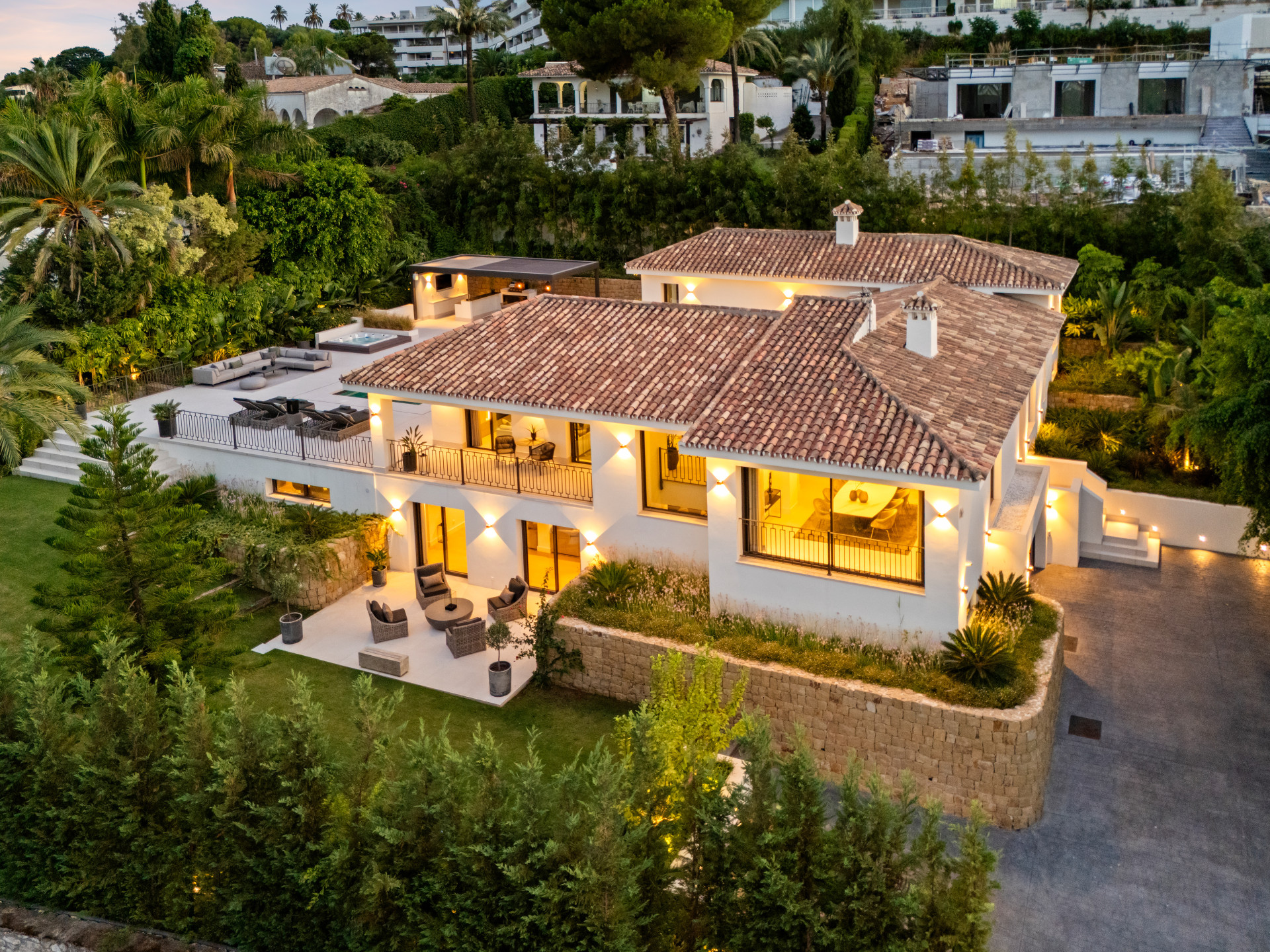 Nueva Andalucia Marbella villa 5 Bedrooms