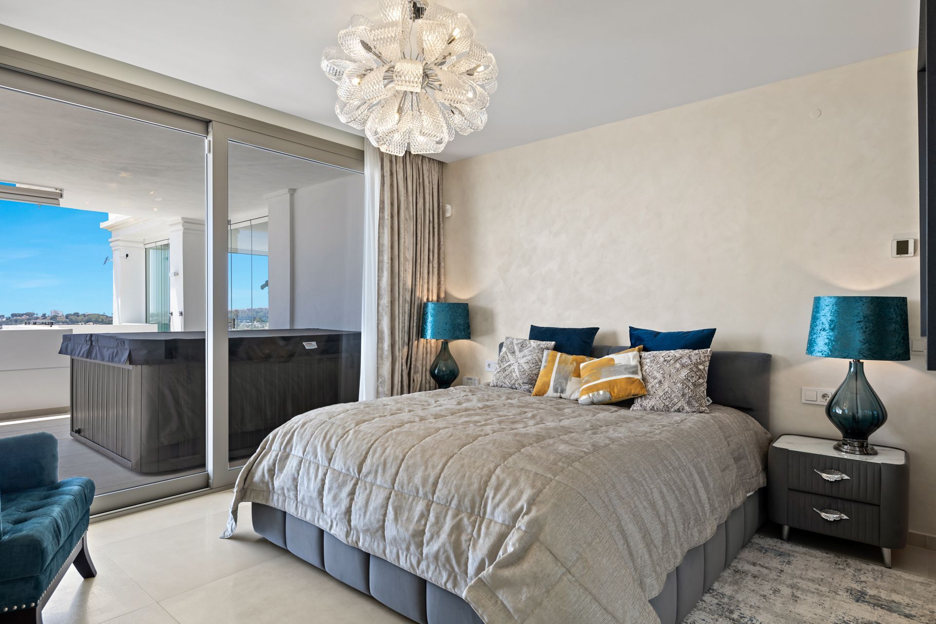 luxo-estate-19 Nueva Andalucia Marbella apartment 7 Bedrooms