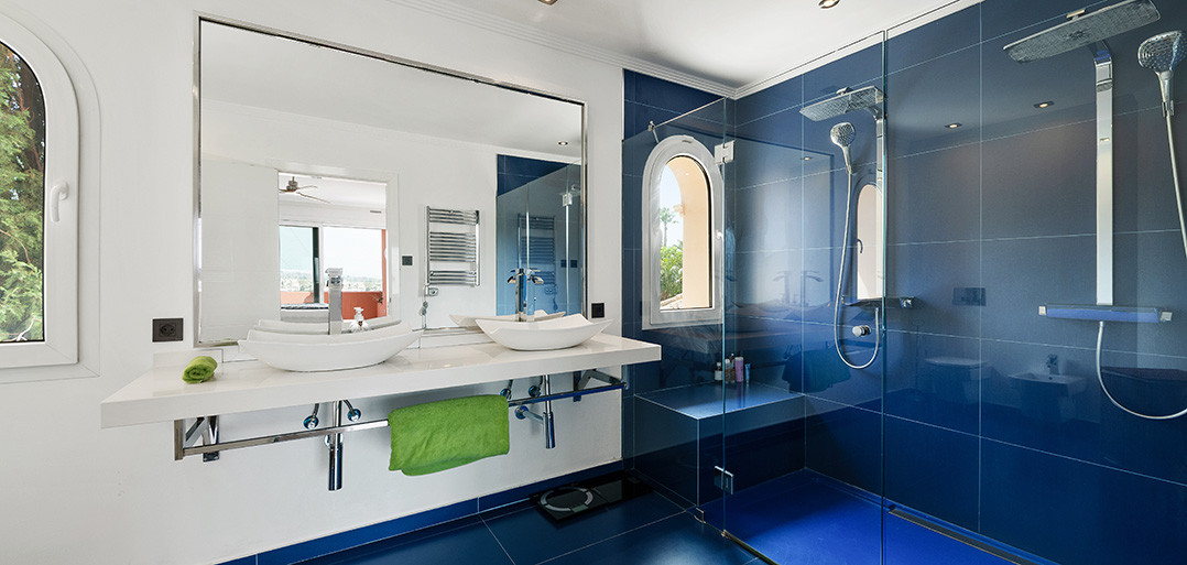 Estepona villa 8 Bedrooms