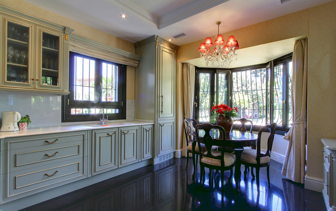 Marbella villa 6 Bedrooms