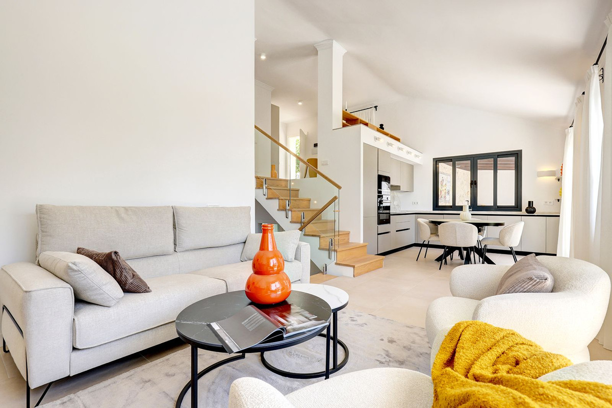 Las Chapas Marbella villa 4 Bedrooms