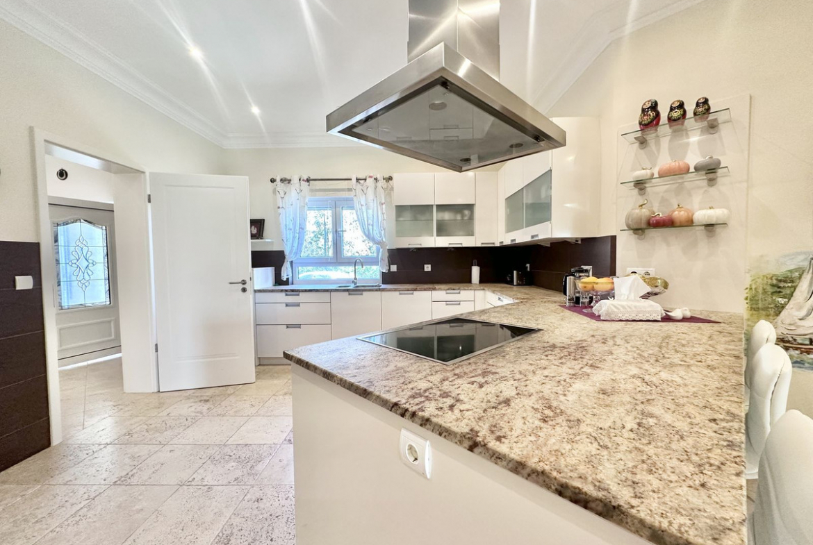 El Rosario Marbella villa 6 Bedrooms