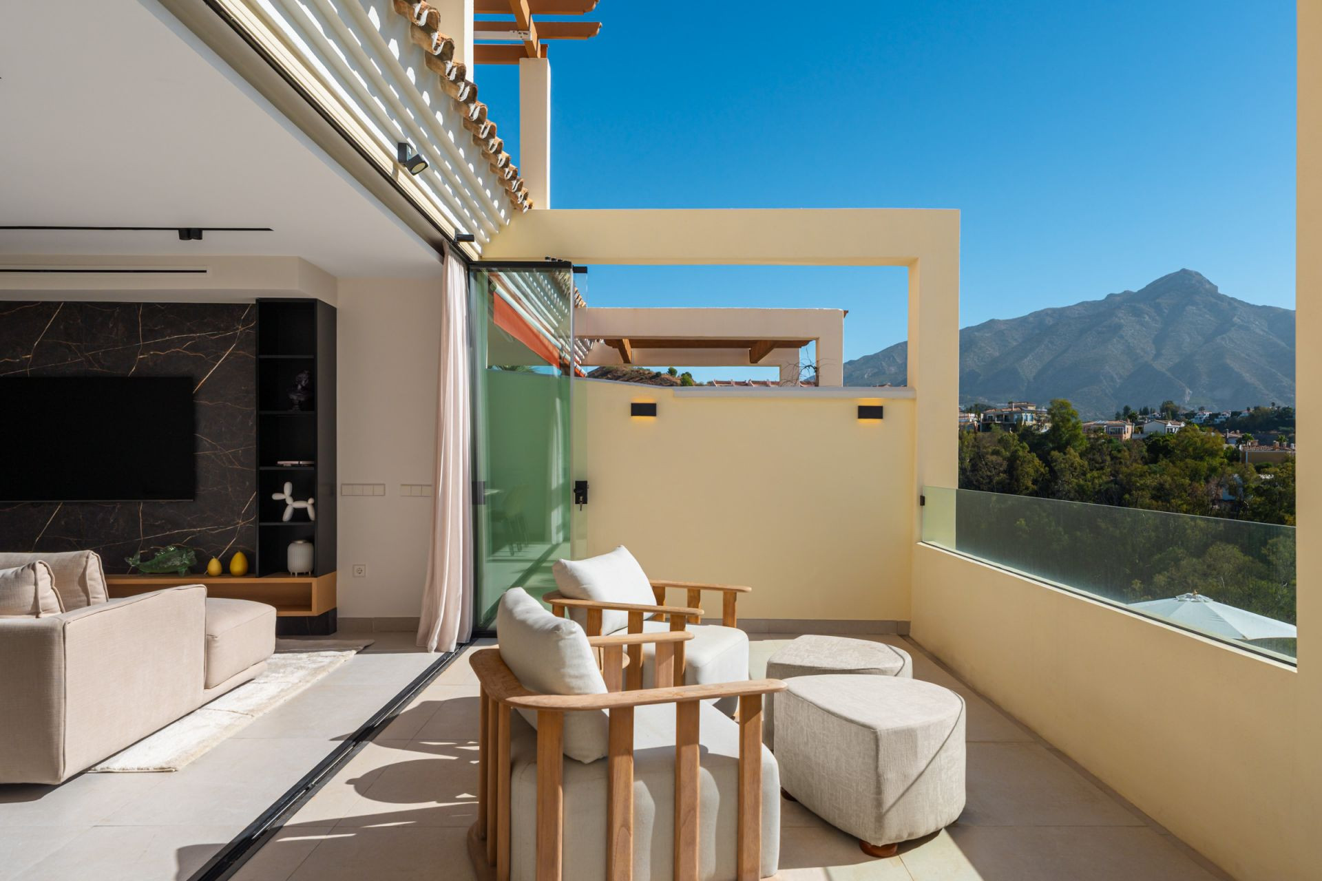 luxo-estate-19 Nueva Andalucia Marbella apartment 3 Bedrooms