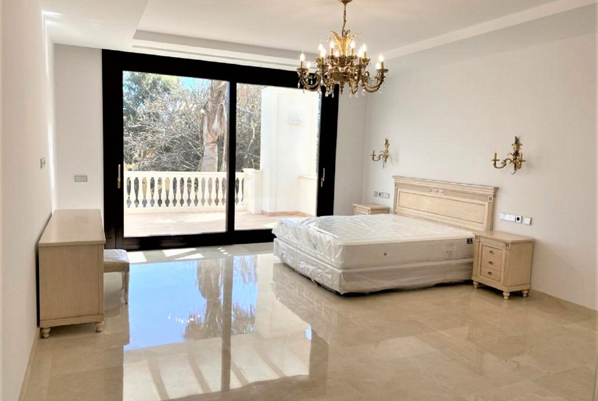 Estepona villa 6 Bedrooms