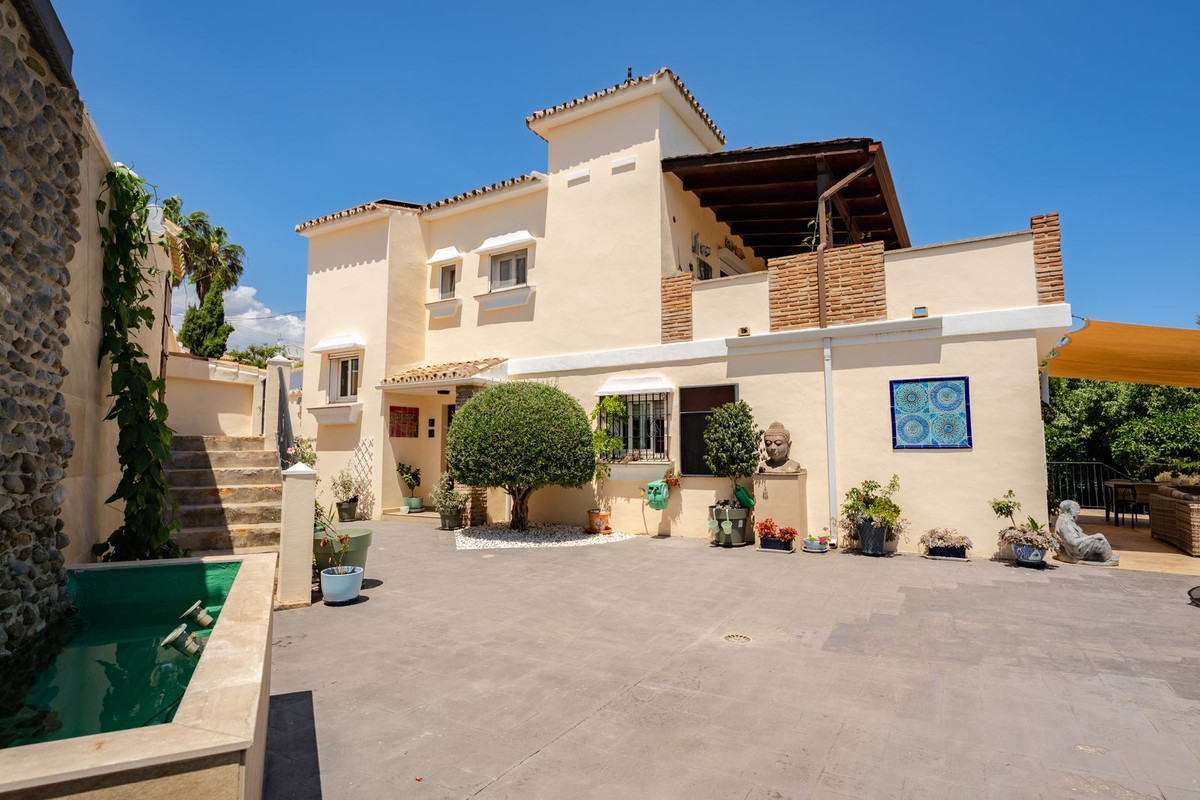 Estepona villa 4 Bedrooms