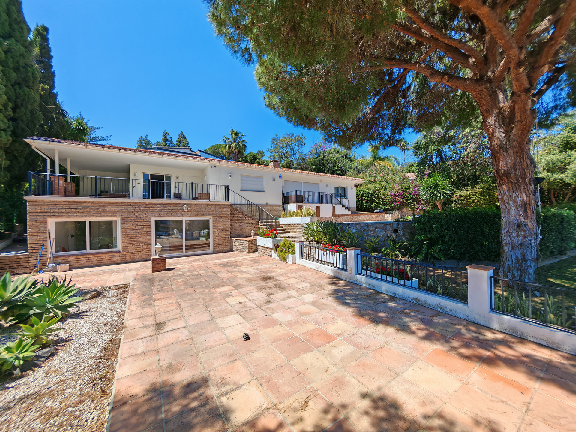 Marbesa Marbella villa 5 Bedrooms