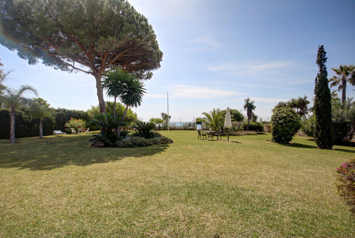 Estepona plot  Bedrooms