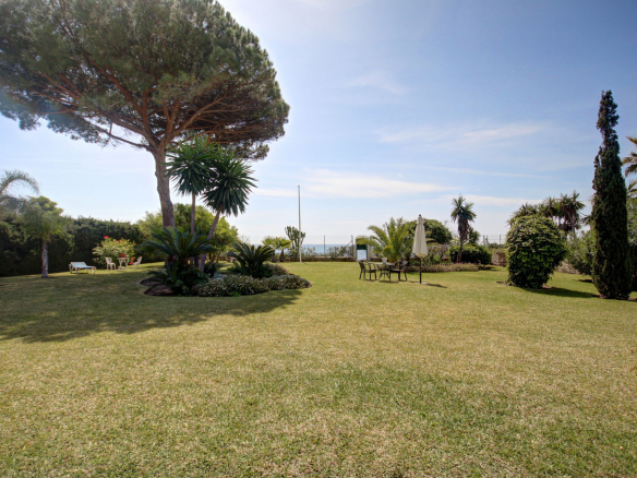 Estepona plot  Bedrooms