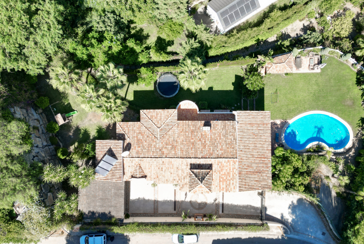 Benahavis Pueblo Benahavis villa 6 Bedrooms