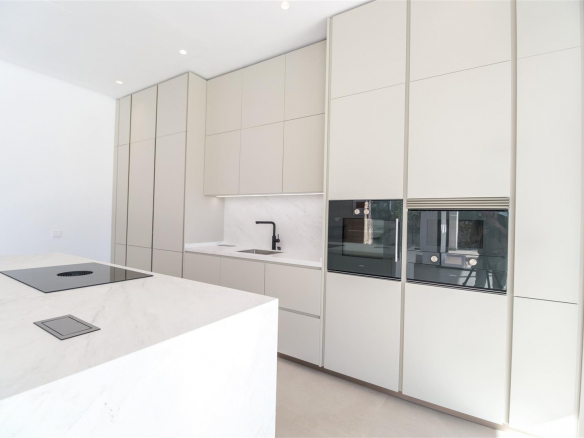 Puerto Banus Marbella villa 4 Bedrooms