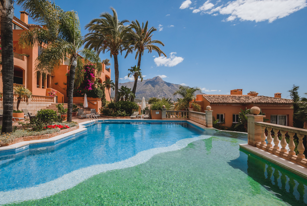 Nueva Andalucia Marbella penthouse 3 Bedrooms