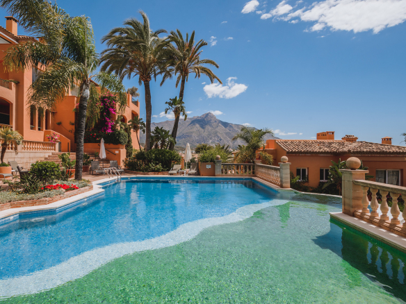 Nueva Andalucia Marbella penthouse 3 Bedrooms