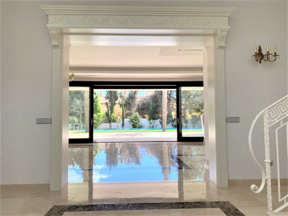 Estepona villa 6 Bedrooms