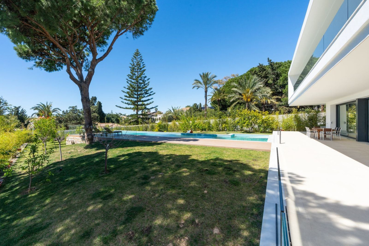 Marbesa Marbella villa 6 Bedrooms