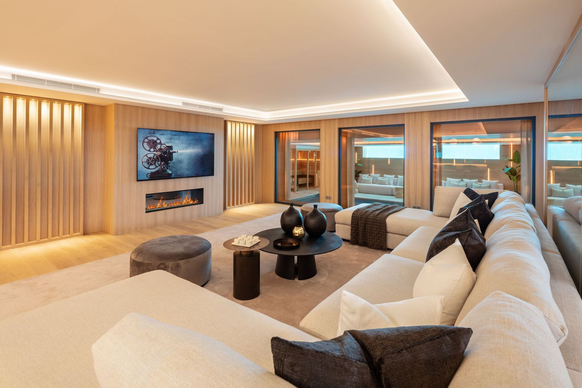 luxo-estate-2 Sierra Blanca Marbella villa 6 Bedrooms