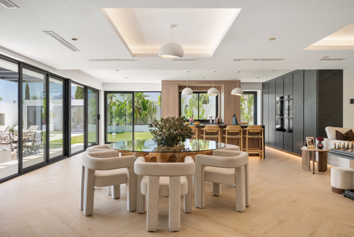 Estepona villa 6 Bedrooms