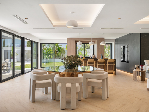 Estepona villa 6 Bedrooms