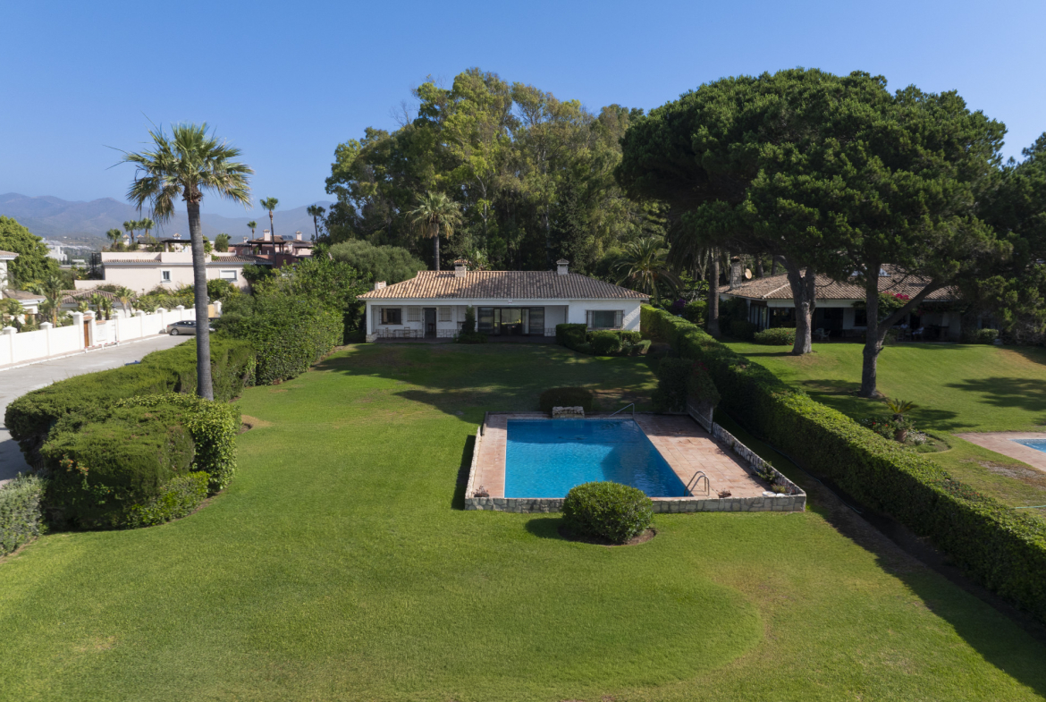 Estepona villa 5 Bedrooms