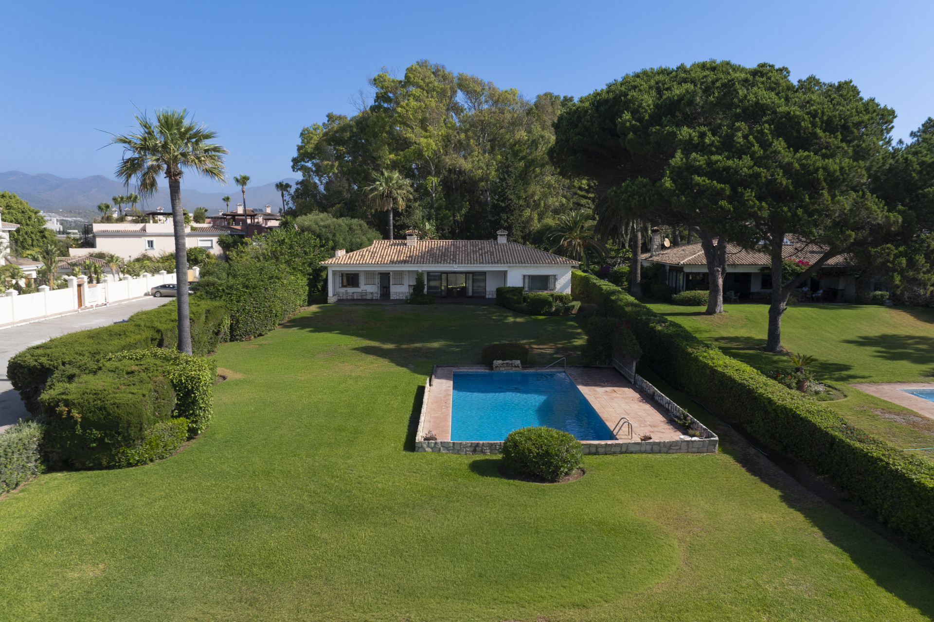 Estepona villa 5 Bedrooms