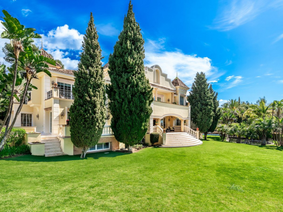Sierra Blanca Marbella villa 6 Bedrooms