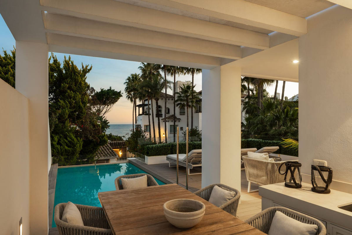 luxo-estate-2 Marbella Golden Mile Marbella villa 4 Bedrooms