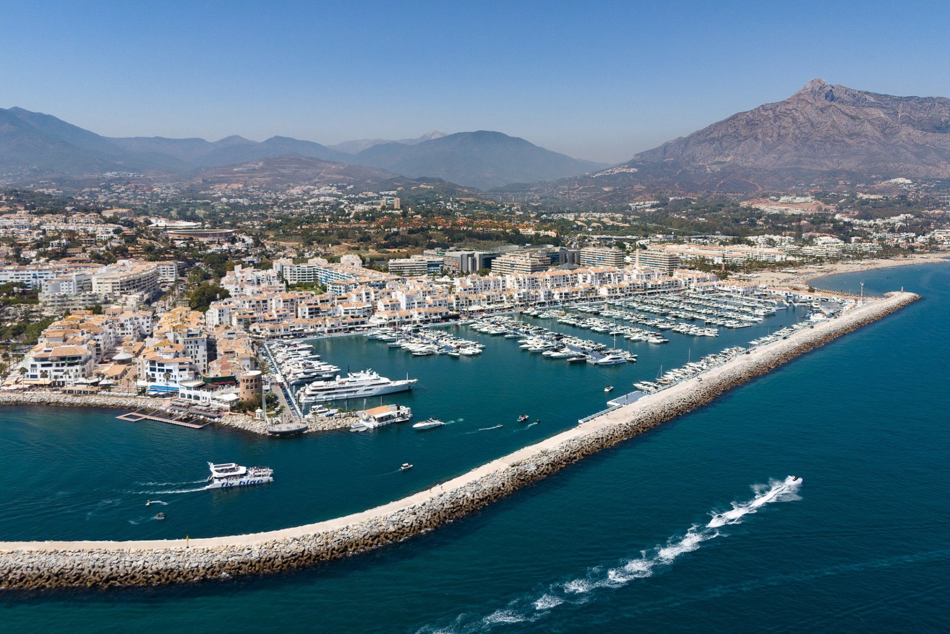 Puerto Banus Marbella apartment 2 Bedrooms