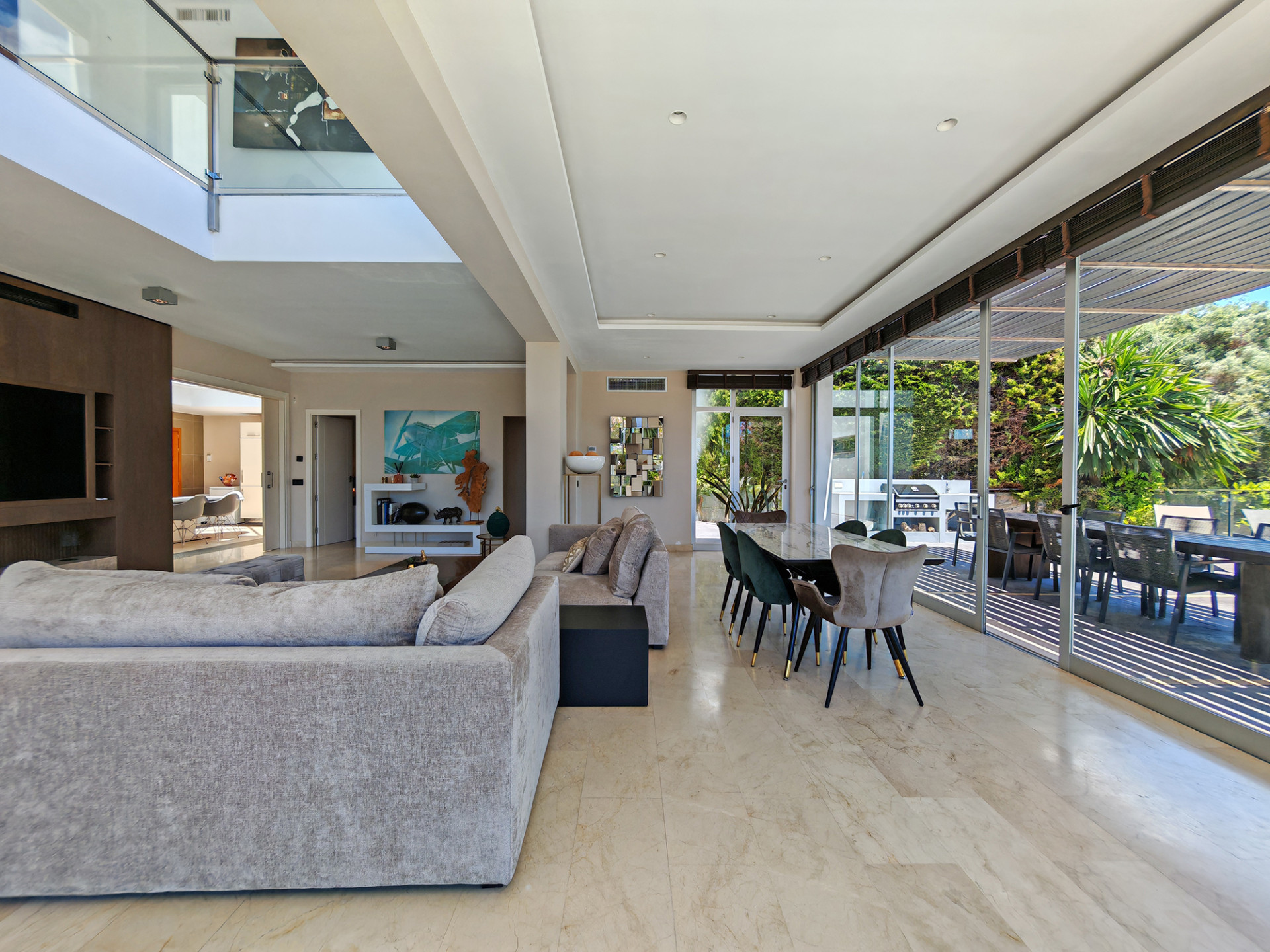luxo-estate-2 El Rosario Marbella villa 3 Bedrooms