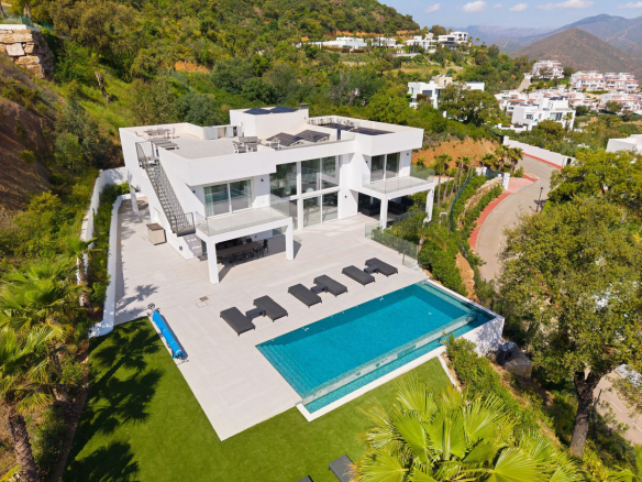 La Mairena Marbella villa 4 Bedrooms