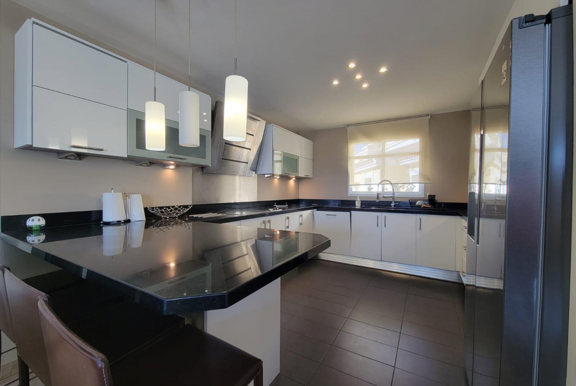 Nueva Andalucia Marbella townhouse 3 Bedrooms