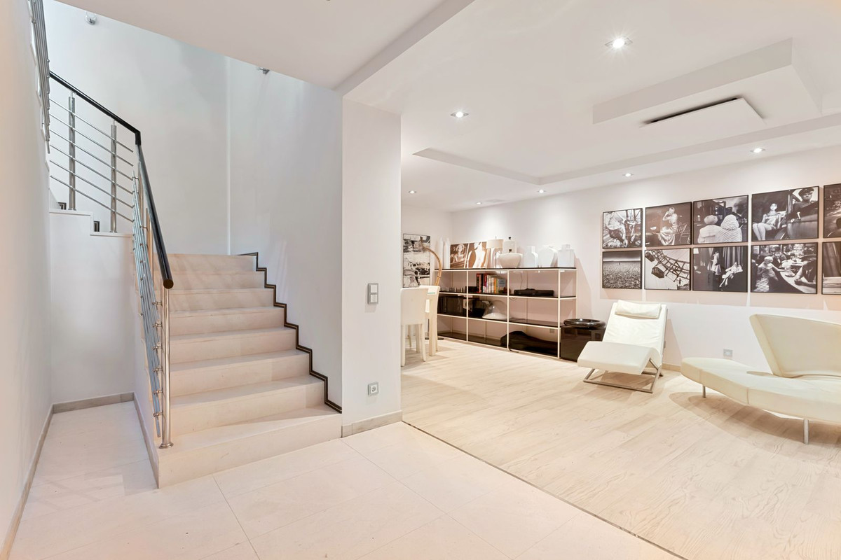 luxo-estate-2 Sierra Blanca Marbella townhouse 4 Bedrooms