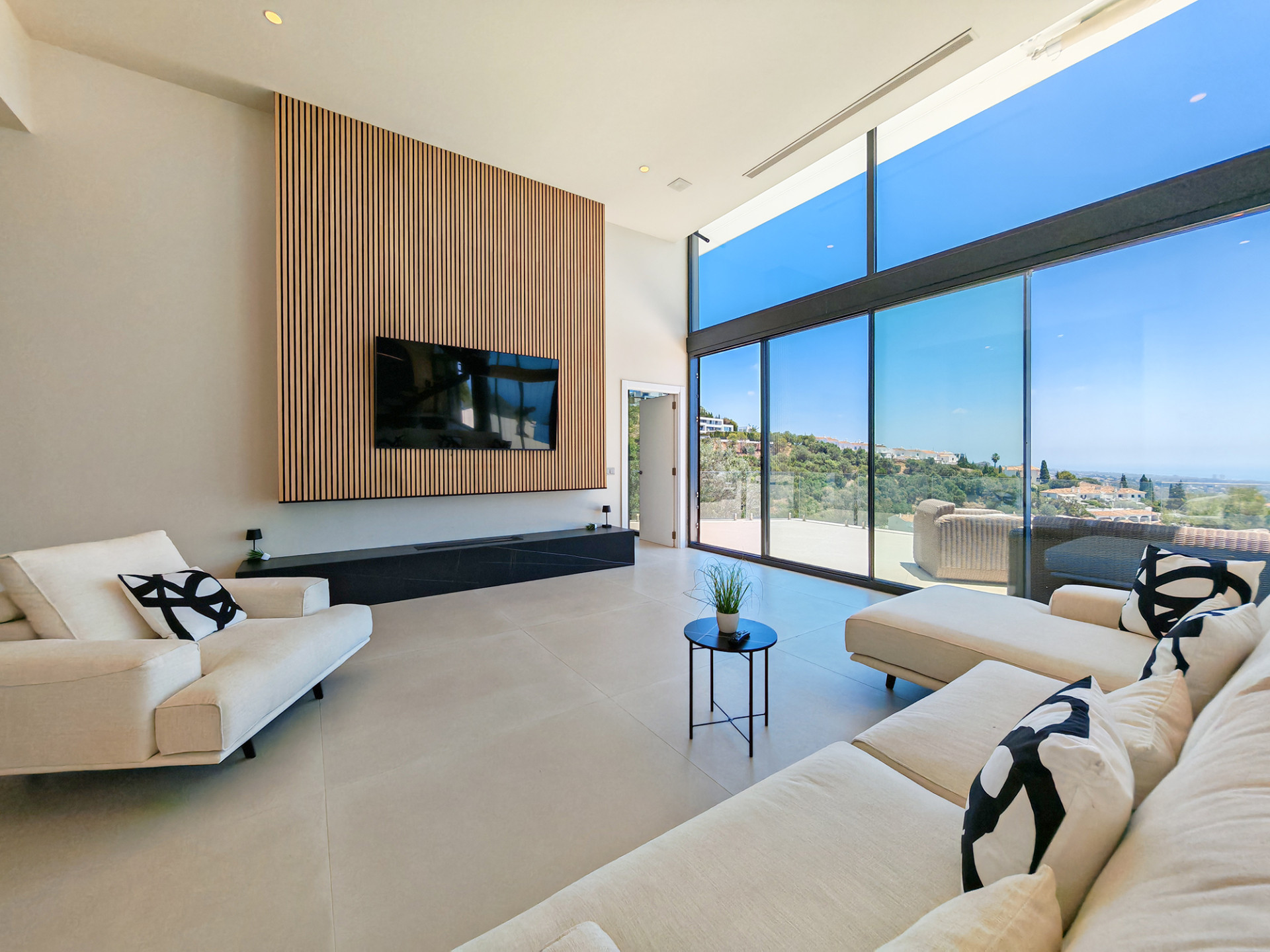 Los Monteros Marbella villa 4 Bedrooms