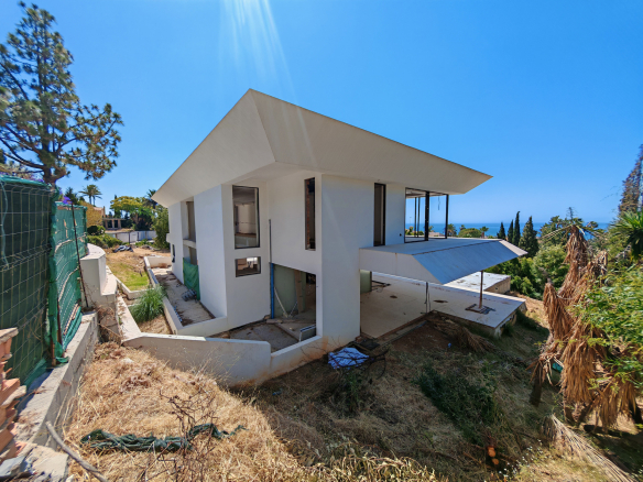 Las Chapas Marbella villa 6 Bedrooms