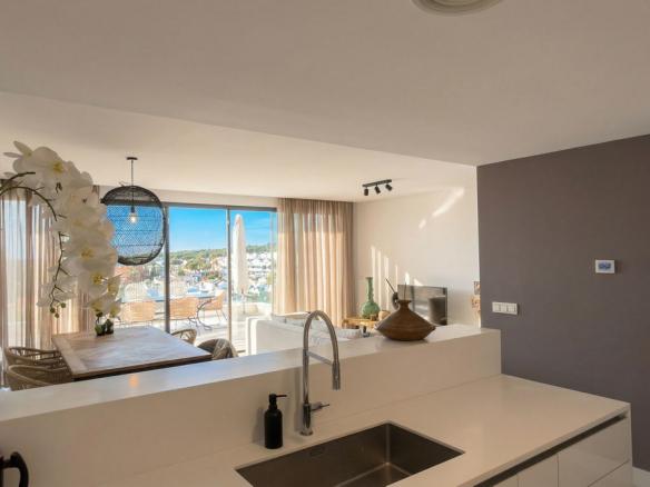 Cabopino Marbella penthouse 3 Bedrooms