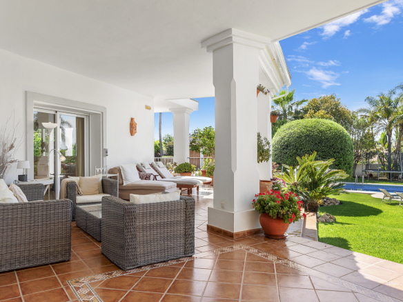 El Paraiso Alto Benahavis villa 6 Bedrooms
