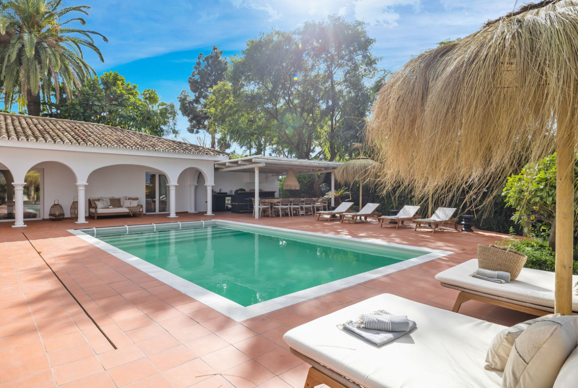 Las Chapas Marbella villa 3 Bedrooms
