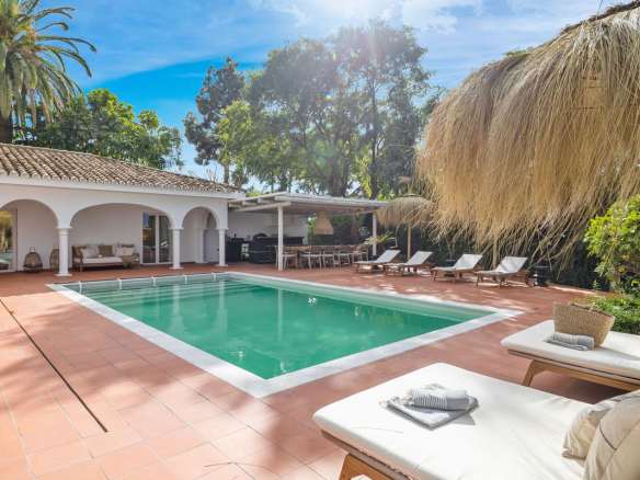 Las Chapas Marbella villa 3 Bedrooms