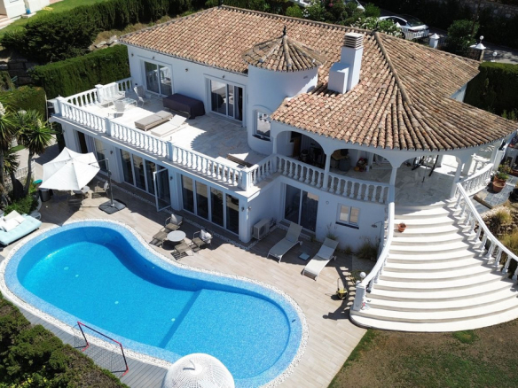 Elviria Marbella villa 5 Bedrooms